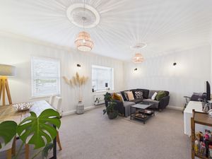 Lounge/Diner- click for photo gallery